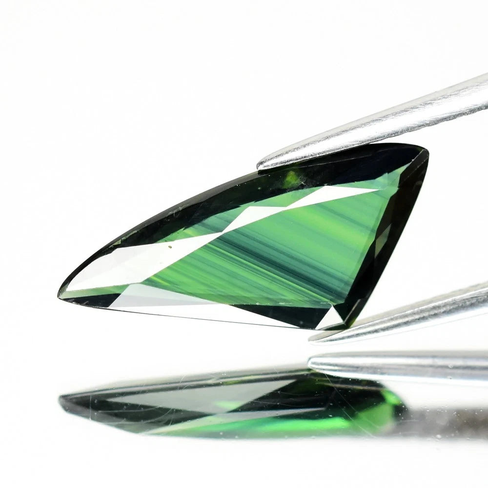 3.13ct VVS Fancy Cut Natural Green Sapphire - Heated, GLC Certified - photo 3