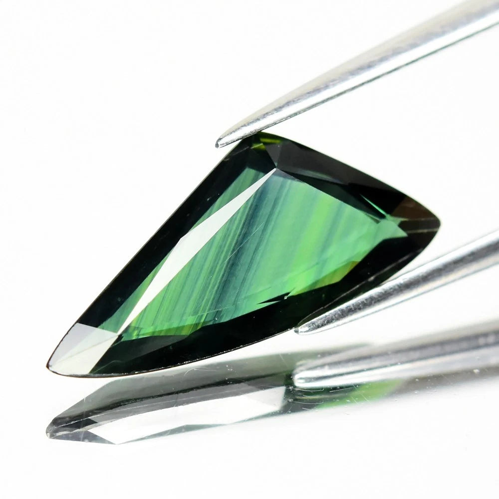 3.13ct VVS Fancy Cut Natural Green Sapphire - Heated, GLC Certified - photo 2