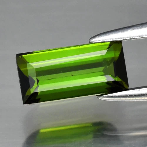 0.60ct 7x3.3mm VS Baguette Natural Unheated Green Tourmaline, Mozambique
