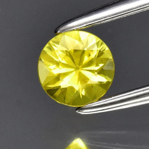 0.29ct 4mm VS Round Brilliant Greenish Yellow Sapphire Gemstone, Thailand