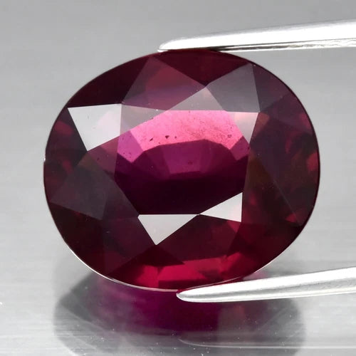 8.69ct 13.6x12mm Oval Natural Purplish Pink Rhodolite Garnet, Madagascar