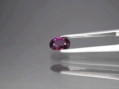 CERTIFICATE Incl.* 0.81ct VS Oval Unheated Purple Red Natural Ruby, Thailand - Video 1 of 1