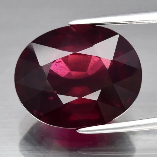 8.70ct 13.6x11.2mm Oval Natural Purplish Pink Rhodolite Garnet, Madagascar