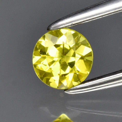 0.30ct 4mm VS Round Brilliant Greenish Yellow Sapphire Gemstone, Thailand