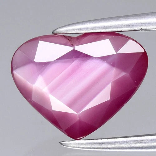 1.57ct 8.2x6.5mm Heart Unheated Purplish Pink Sapphire Gemstone, Mozambique