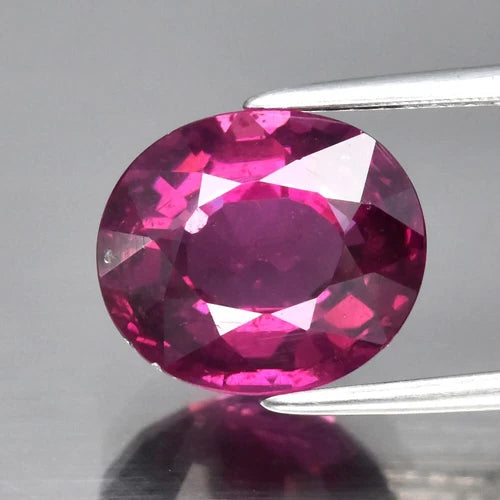 3.66ct 9.6x8.3mm Oval Natural Pinkish Purple Rhodolite Garnet, Madagascar