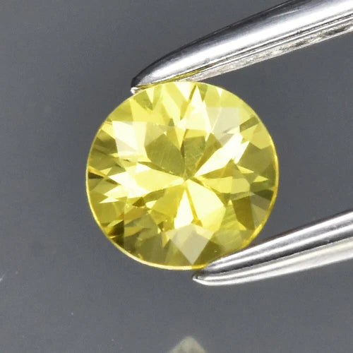 0.32ct 4mm VVS Round Brilliant Greenish Yellow Sapphire Gemstone, Thailand