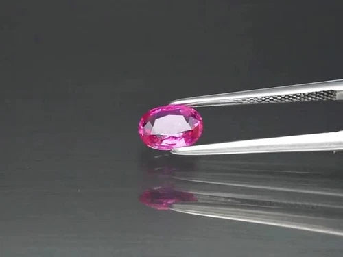 CERTIFICATE Incl.*0.90ct Oval Pink Sapphire MozambiqueGemstone - Video 1 of 1