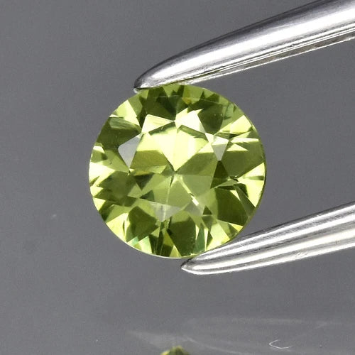 0.25ct 4mm VVS Round Brilliant Green Sapphire Gemstone, Thailand
