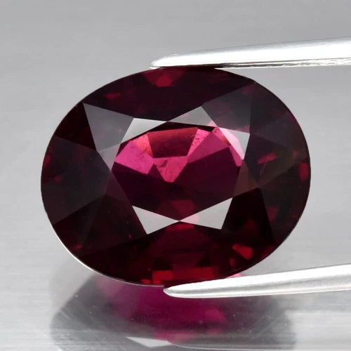 7.98ct 13.0x10.6mm Oval Natural Purplish Pink Rhodolite Garnet, Madagascar