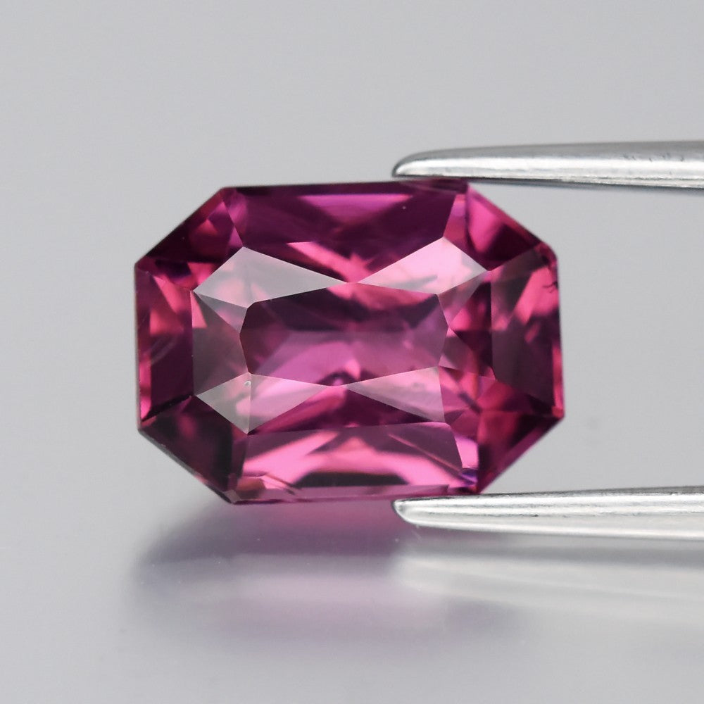 2.70ct 9.8x7.3mm VS Octagon Natural Purplish Pink Spinel - Vietnam Gemstone