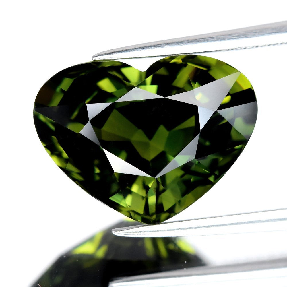 8.97ct 15x11mm IF Heart Natural Green Sapphire - Superb, Thailand Gemstone