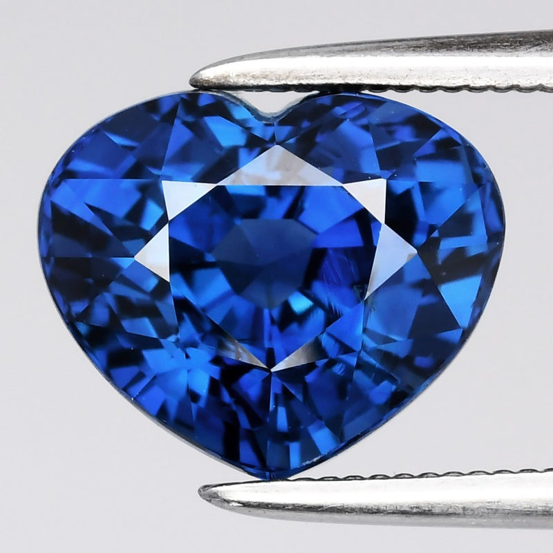 4.05ct 9.5x7.8mm IF Heart Natural Blue Sapphire - Heated, Madagascar Gemstone