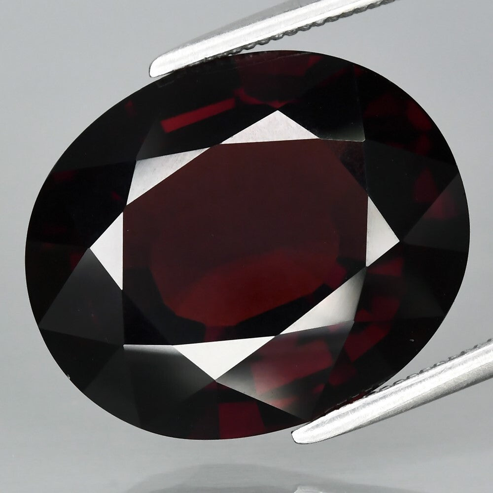 Big! 10.70ct VVS Oval Natural Reddish Purple Rhodolite Garnet Gemstone, Tanzania — view 1