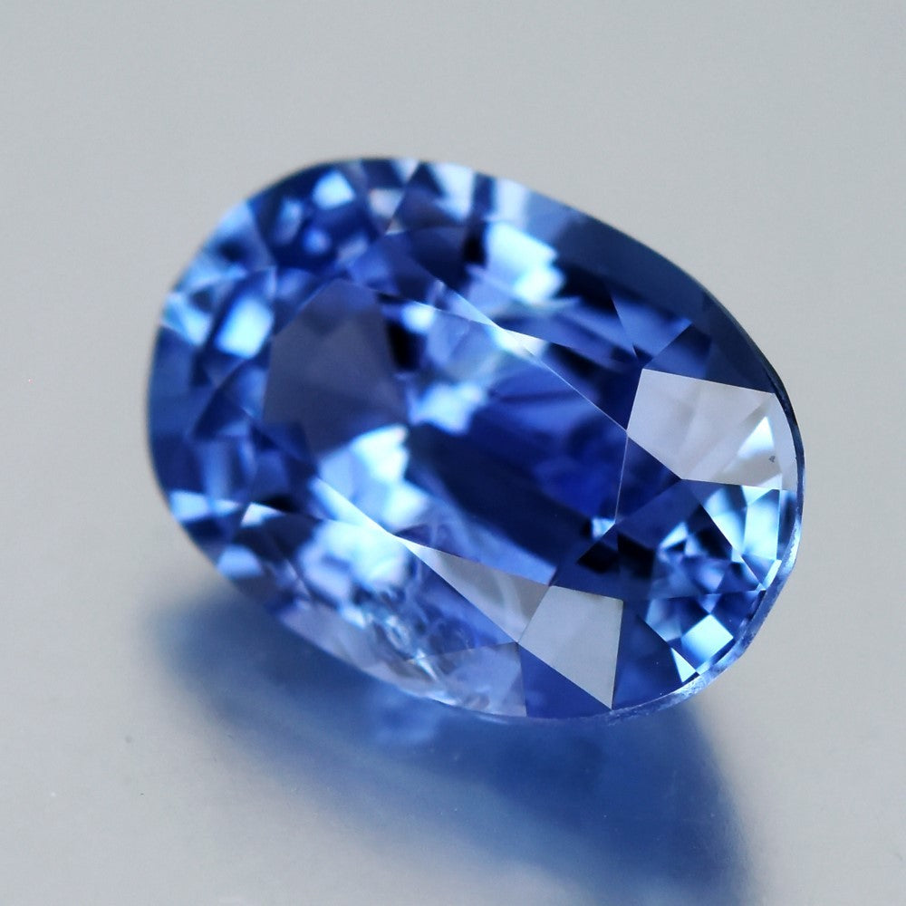 3.53ct 10.8x7.5mm VVS Oval Natural Blue Sapphire - Unheated, Elegant Burma Gem — view 2
